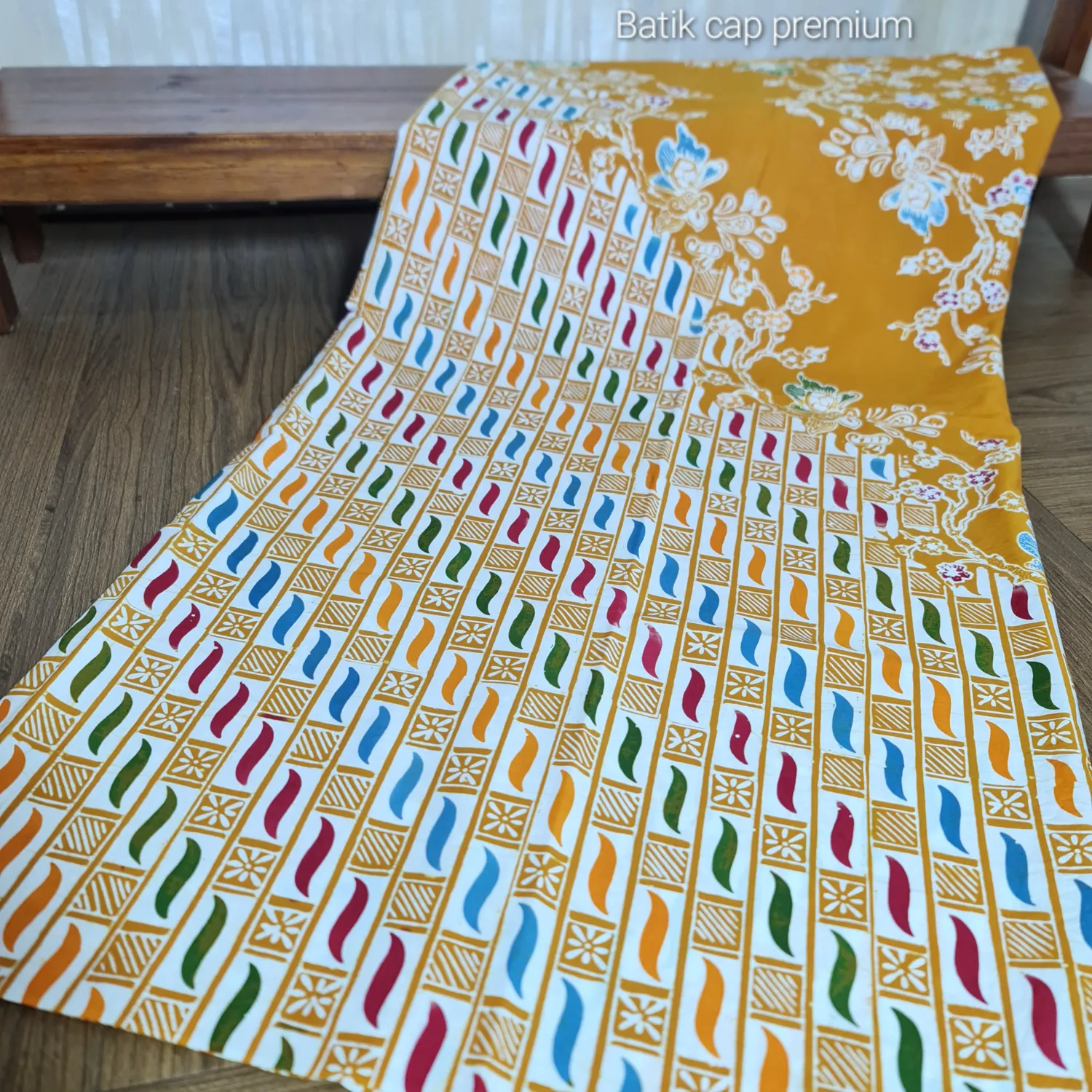 Kain Batik Colet Lidah Api Bunga Kuning